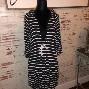 Kenneth Cole Reaction Black &White Hooded Cover-up